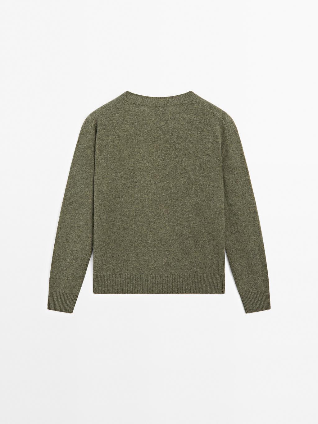 100% cashmere crew neck sweater