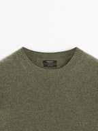 100% cashmere crew neck sweater