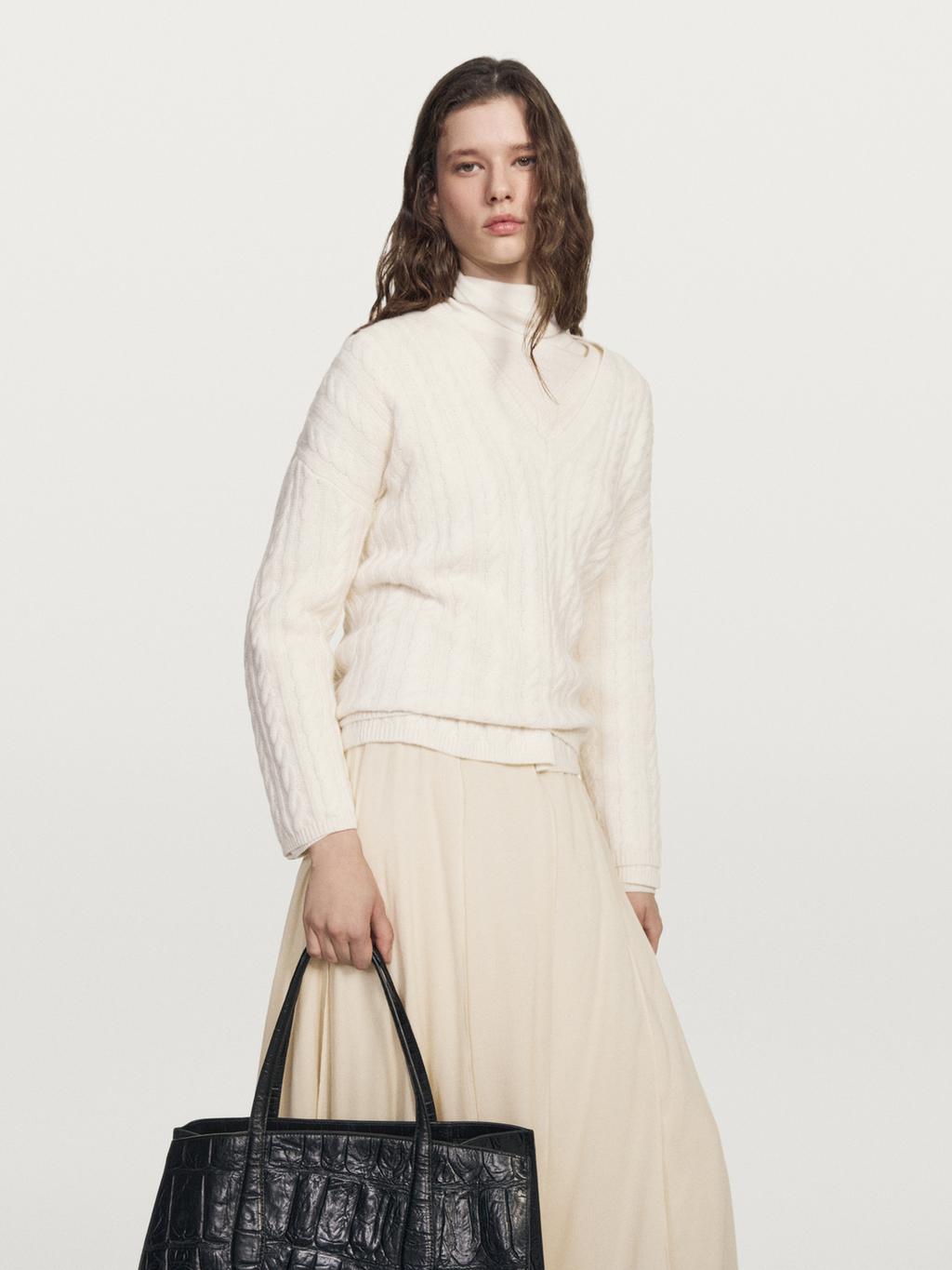 Cable-knit V-neck sweater