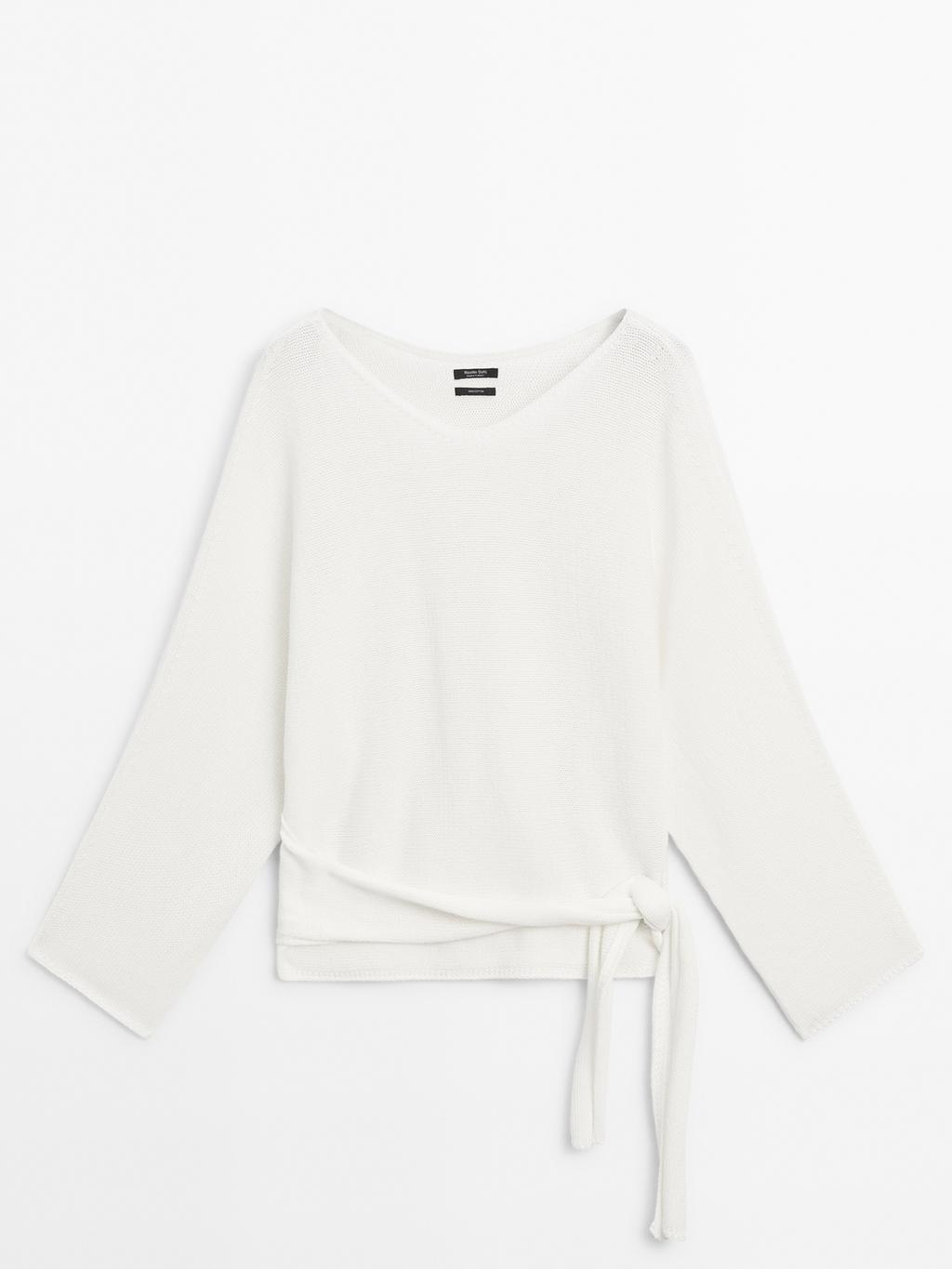 Knit sweater with bow detail