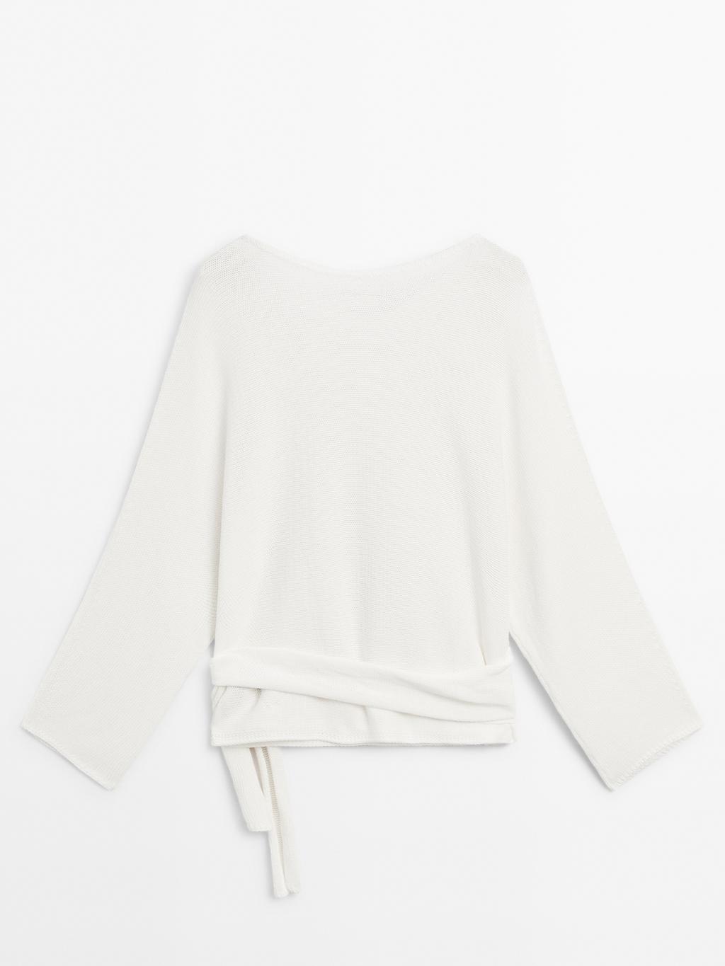 Knit sweater with bow detail