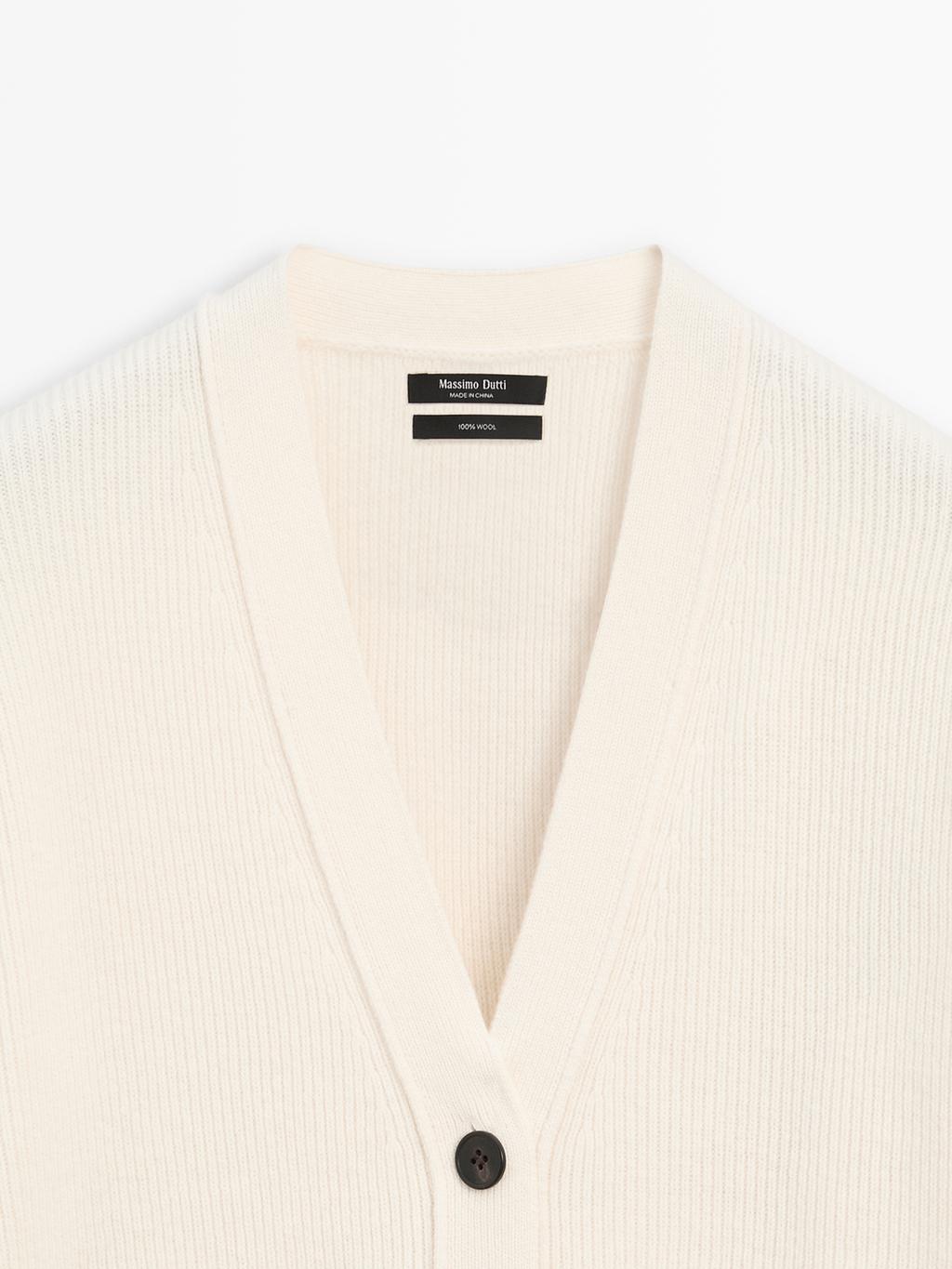 100% wool knit cardigan with pockets