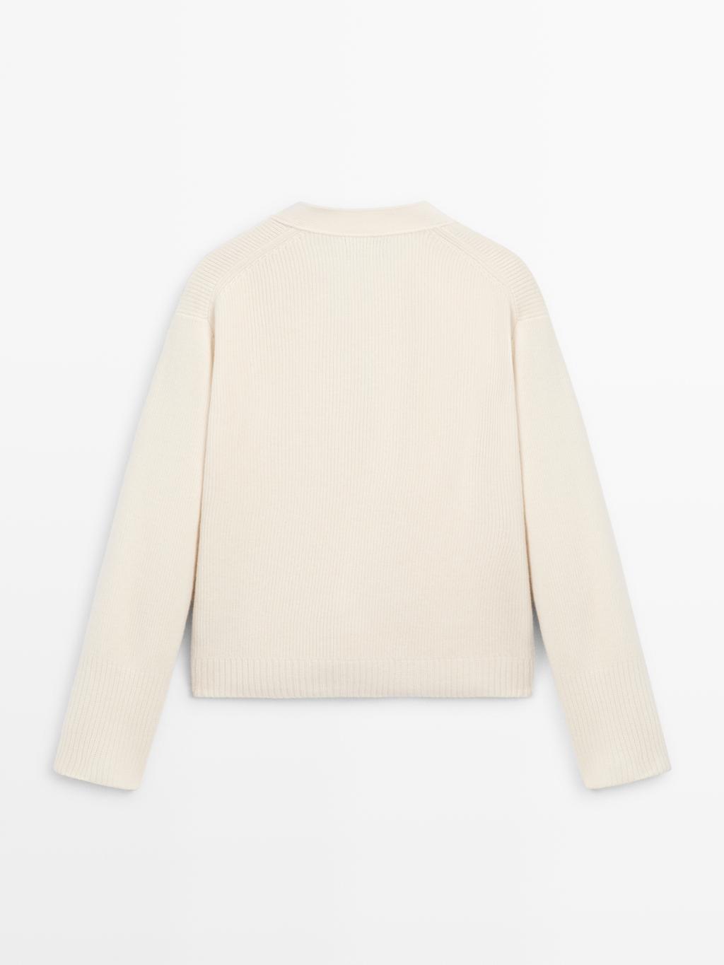 100% wool knit cardigan with pockets