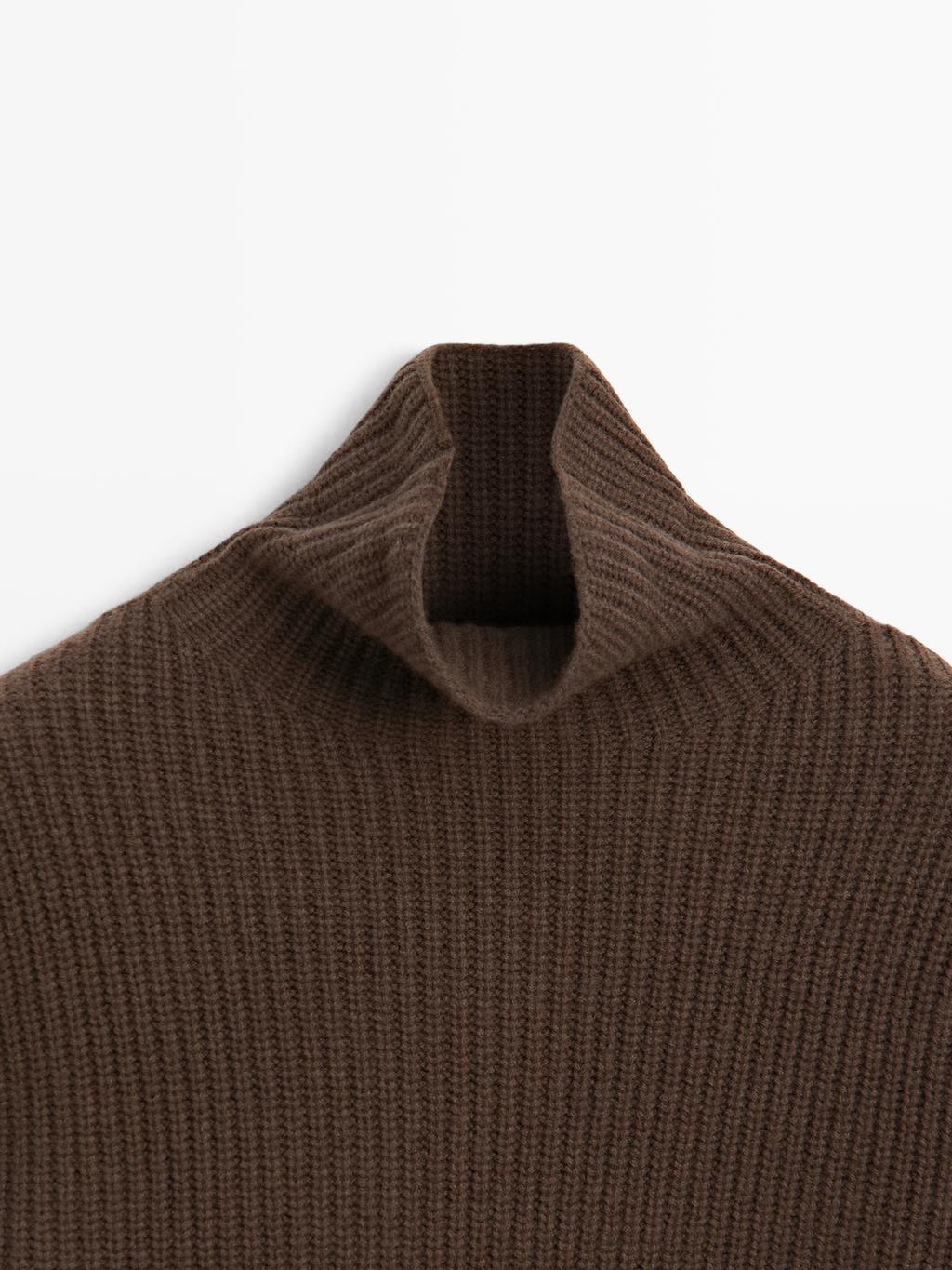 100% wool high neck knit sweater
