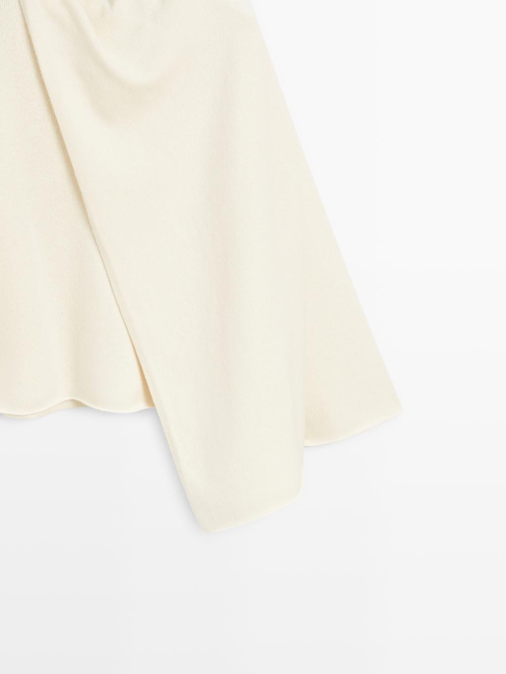 100% wool knit sweater with scarf