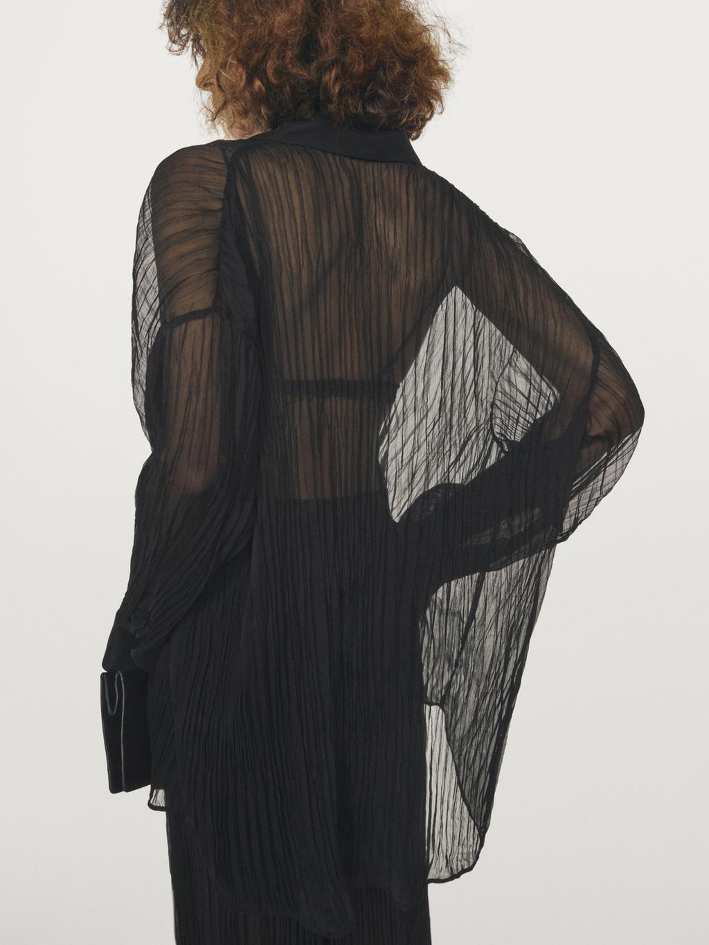 Long pleated loose-fitting shirt