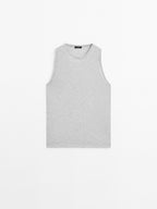 Sleeveless round neck T-shirt
