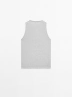 Sleeveless round neck T-shirt