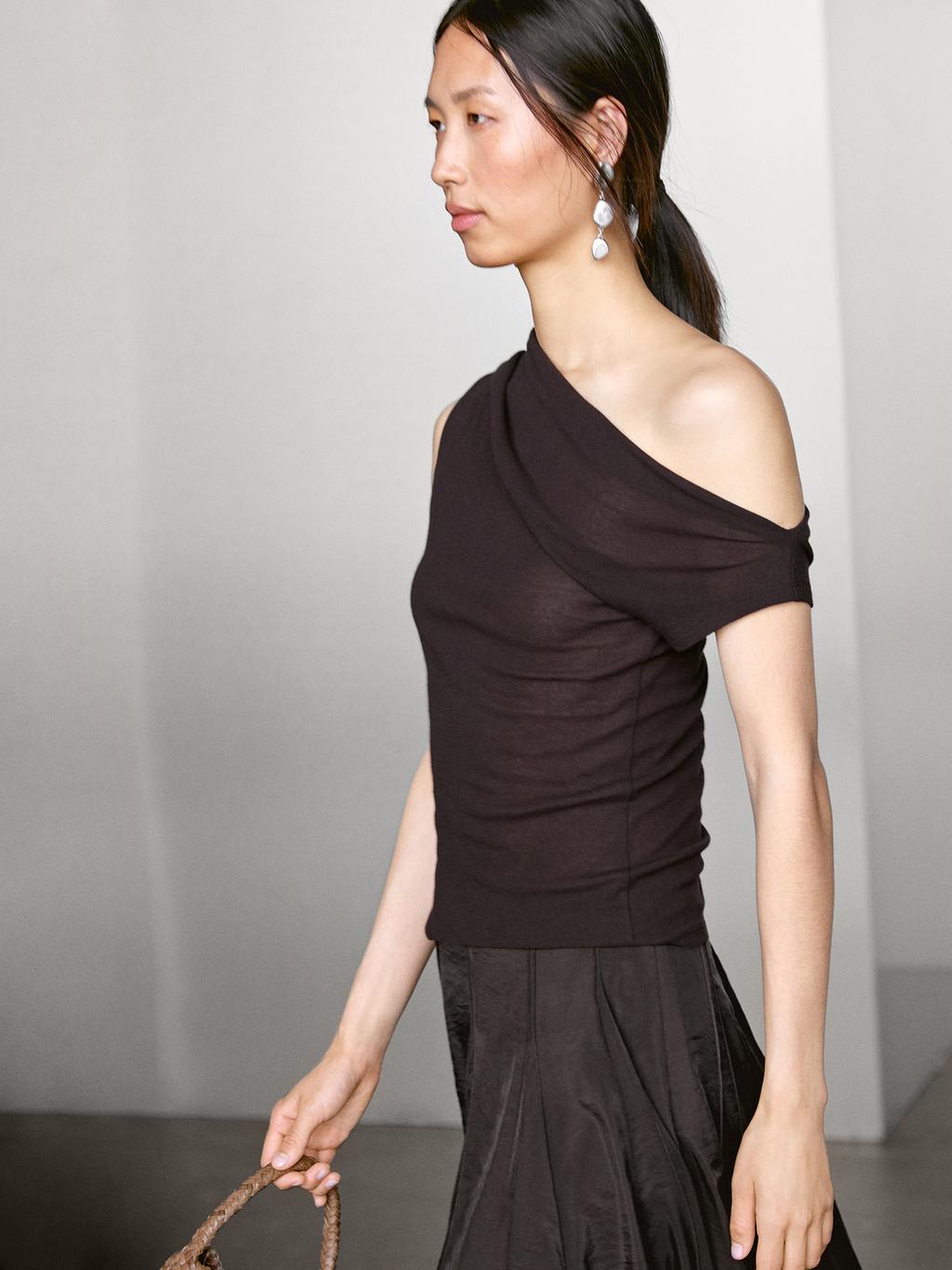 100% cotton asymmetric top