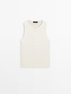 Top with contrast trim detail