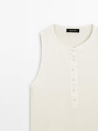 Top with contrast trim detail