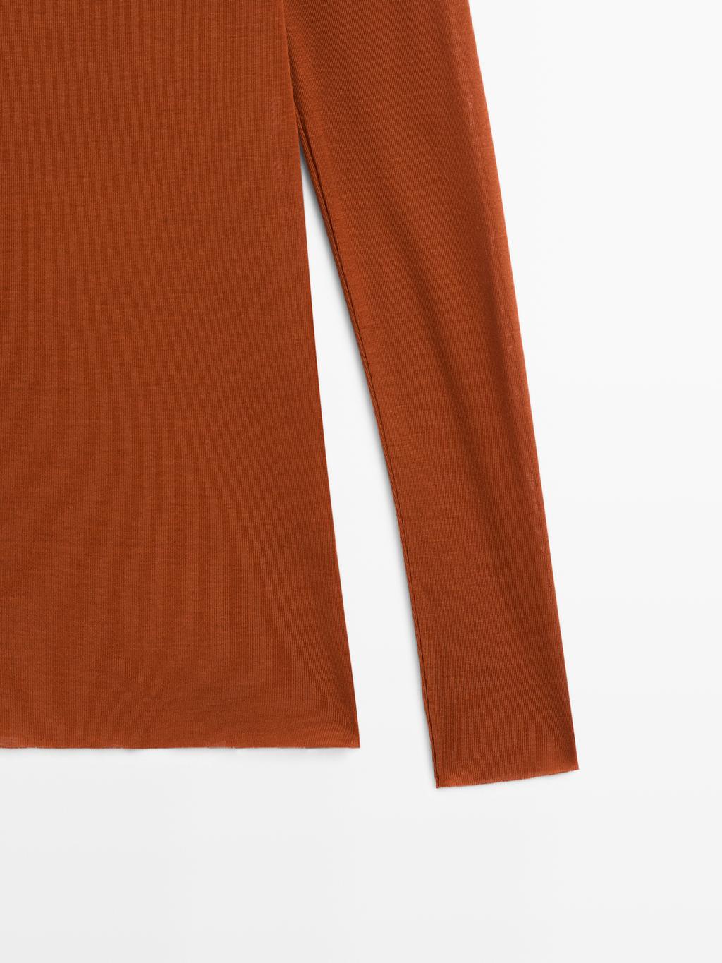 Lightweight regular fit long sleeve T-shirt