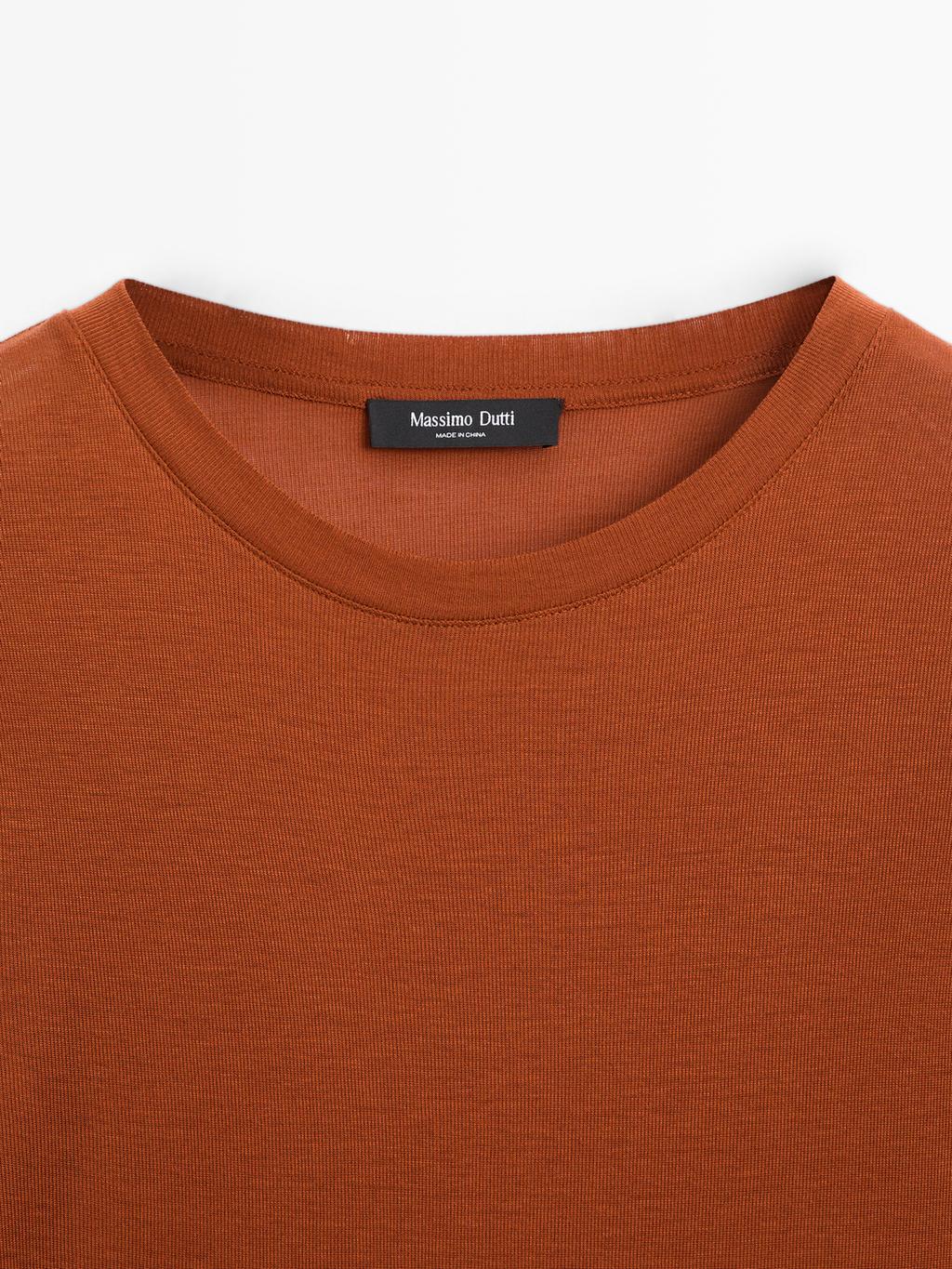 Lightweight regular fit long sleeve T-shirt