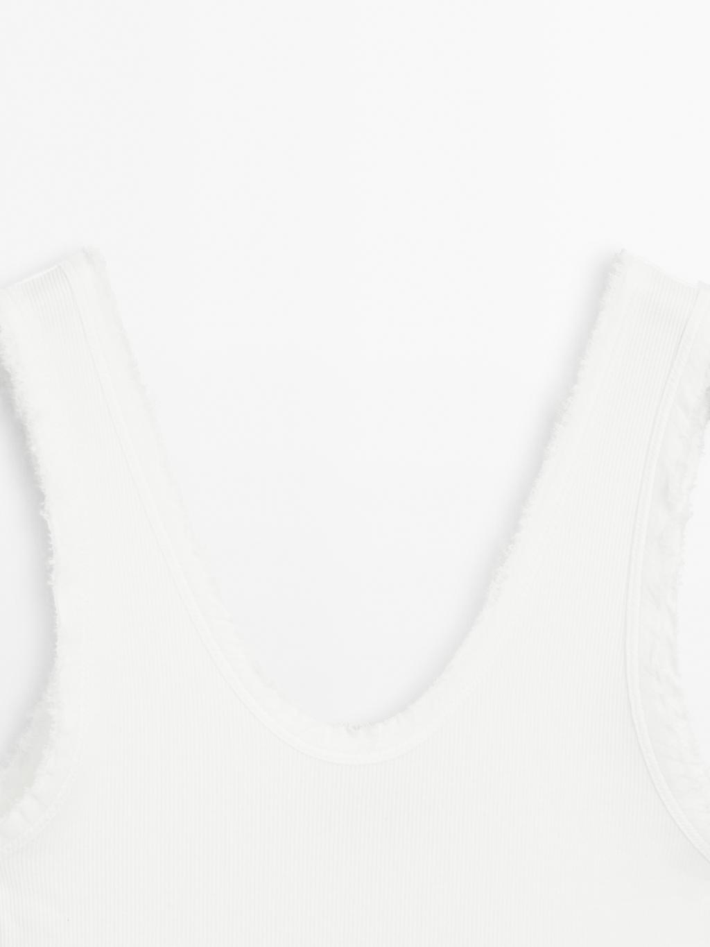 Cotton blend top with frayed piping