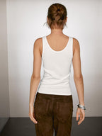 Ribbed top with neckline