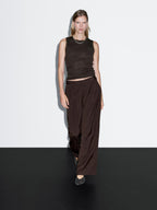 Sleeveless T-shirt with double piping