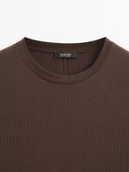 Short sleeve T-shirt with topstitching detail