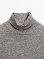 High neck T-shirt with short sleeves