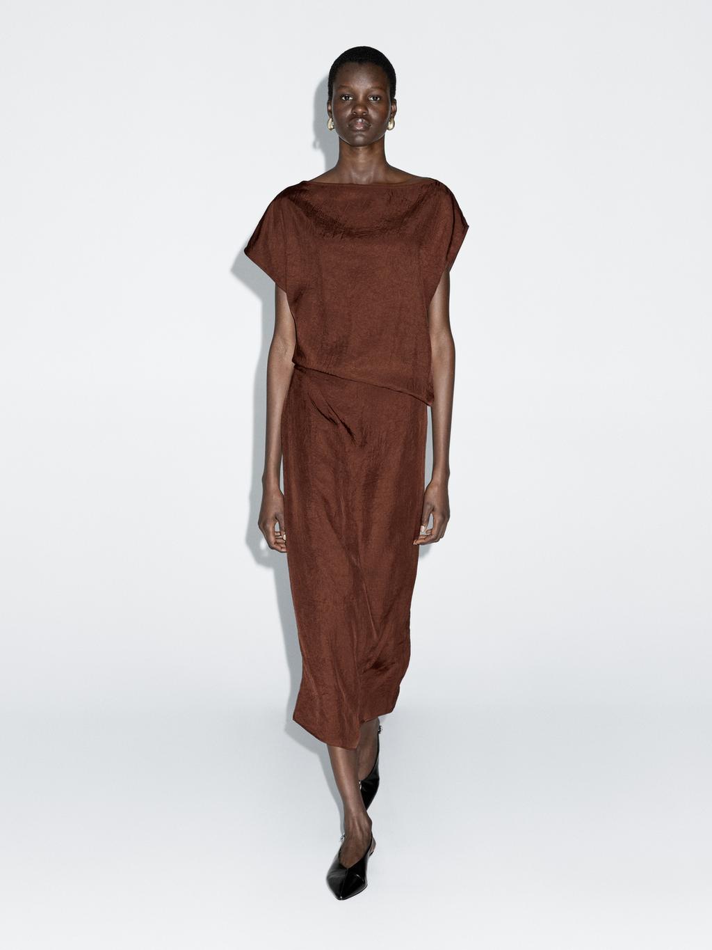 Long dress with gathered waist detail