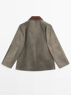 Water-repellent jacket with layered collar