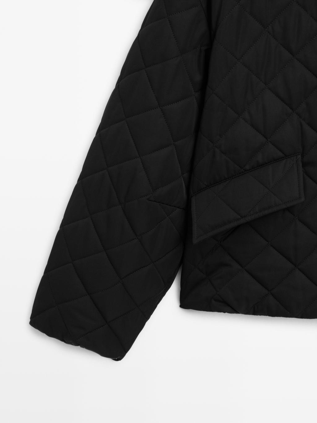 Short water-repellent quilted bomber jacket
