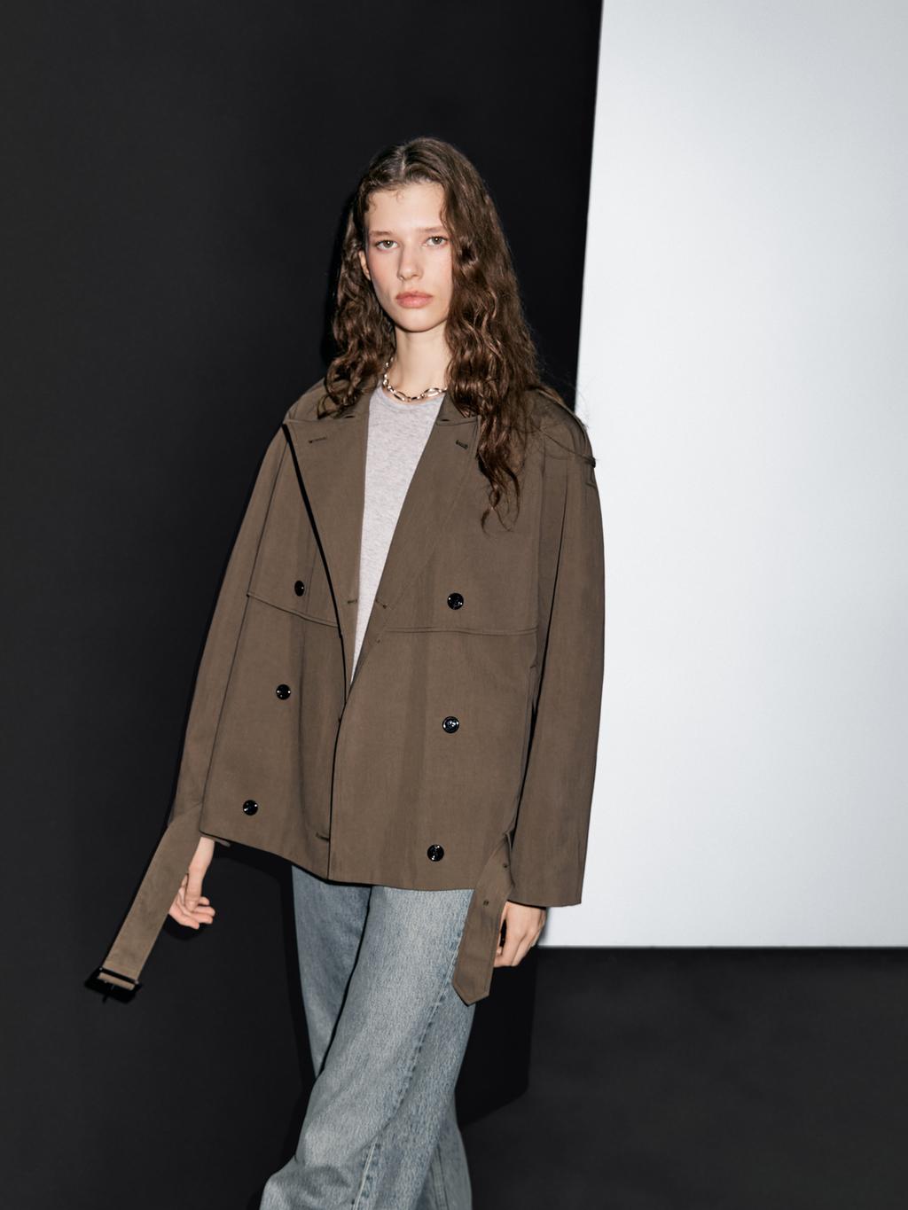 Short trench coat with belt detail