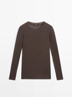 100% cotton semi-sheer T-shirt with collar detail