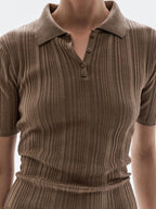 100% cotton polo shirt with ribbed detail