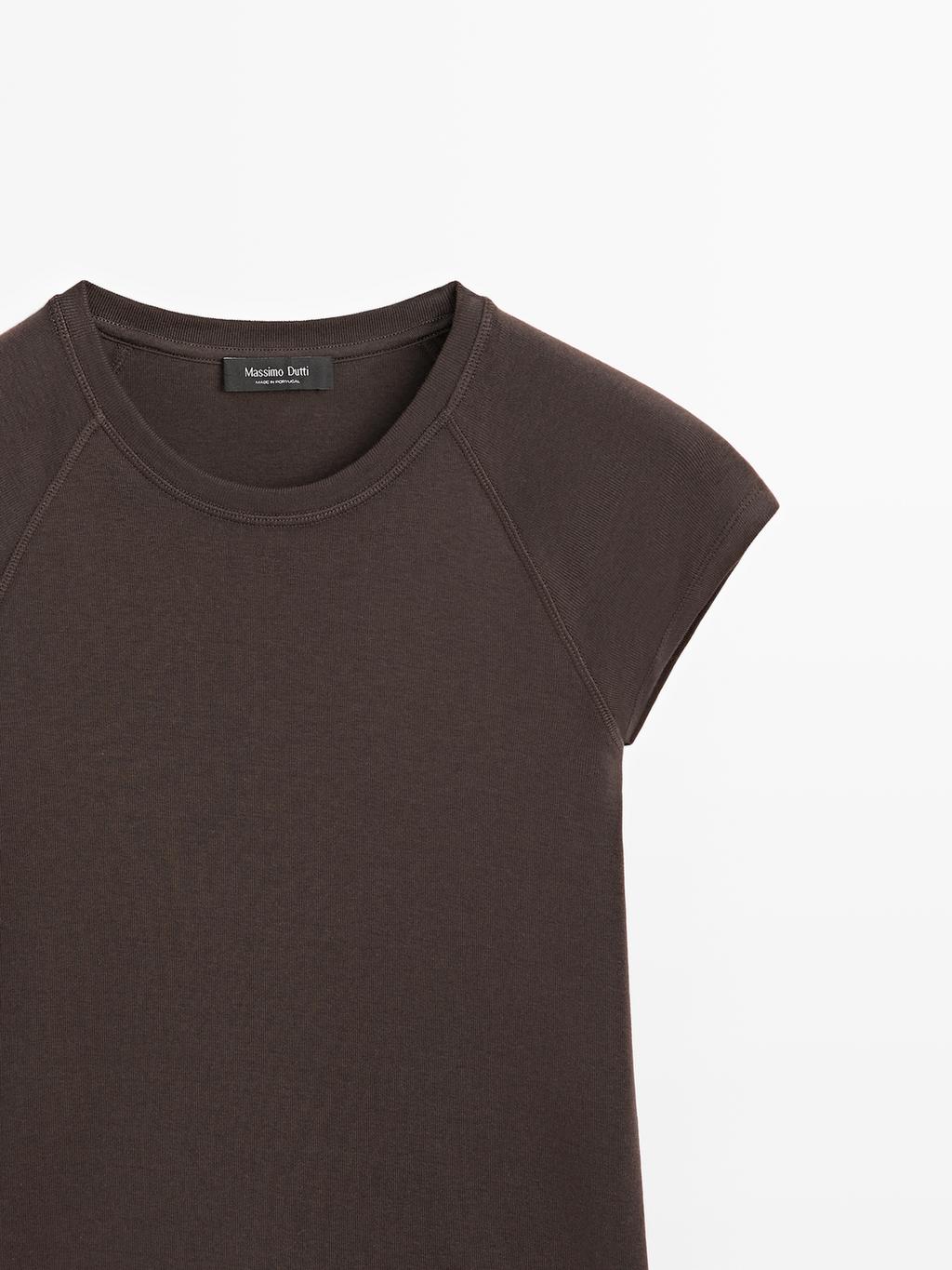 Cotton T-shirt with short raglan sleeves