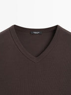 100% cotton V-neck T-shirt