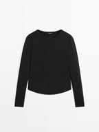 Long sleeve T-shirt with rounded hem