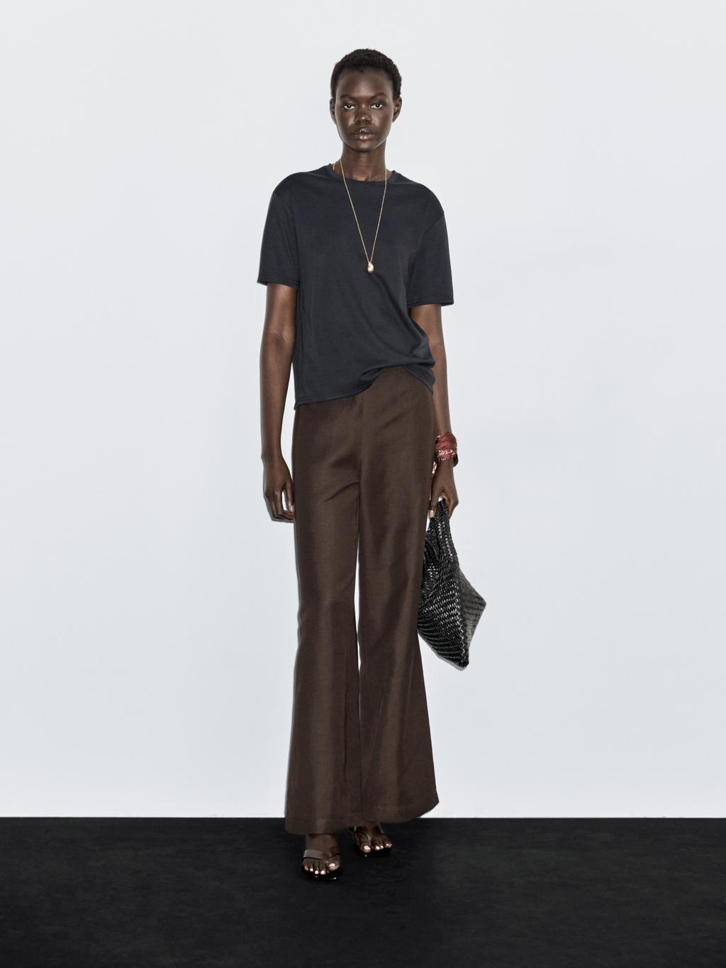 Short-sleeve T-shirt with back seam detail