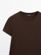 100% cotton T-shirt with seam detail