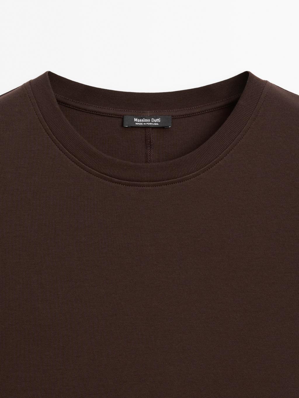 100% cotton T-shirt with seam detail