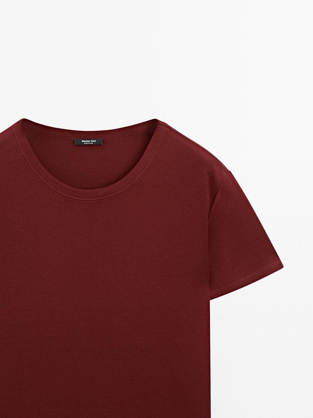 Regular fit t-shirt with collar detail