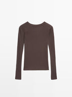 Ribbed V-neck T-shirt with long sleeves