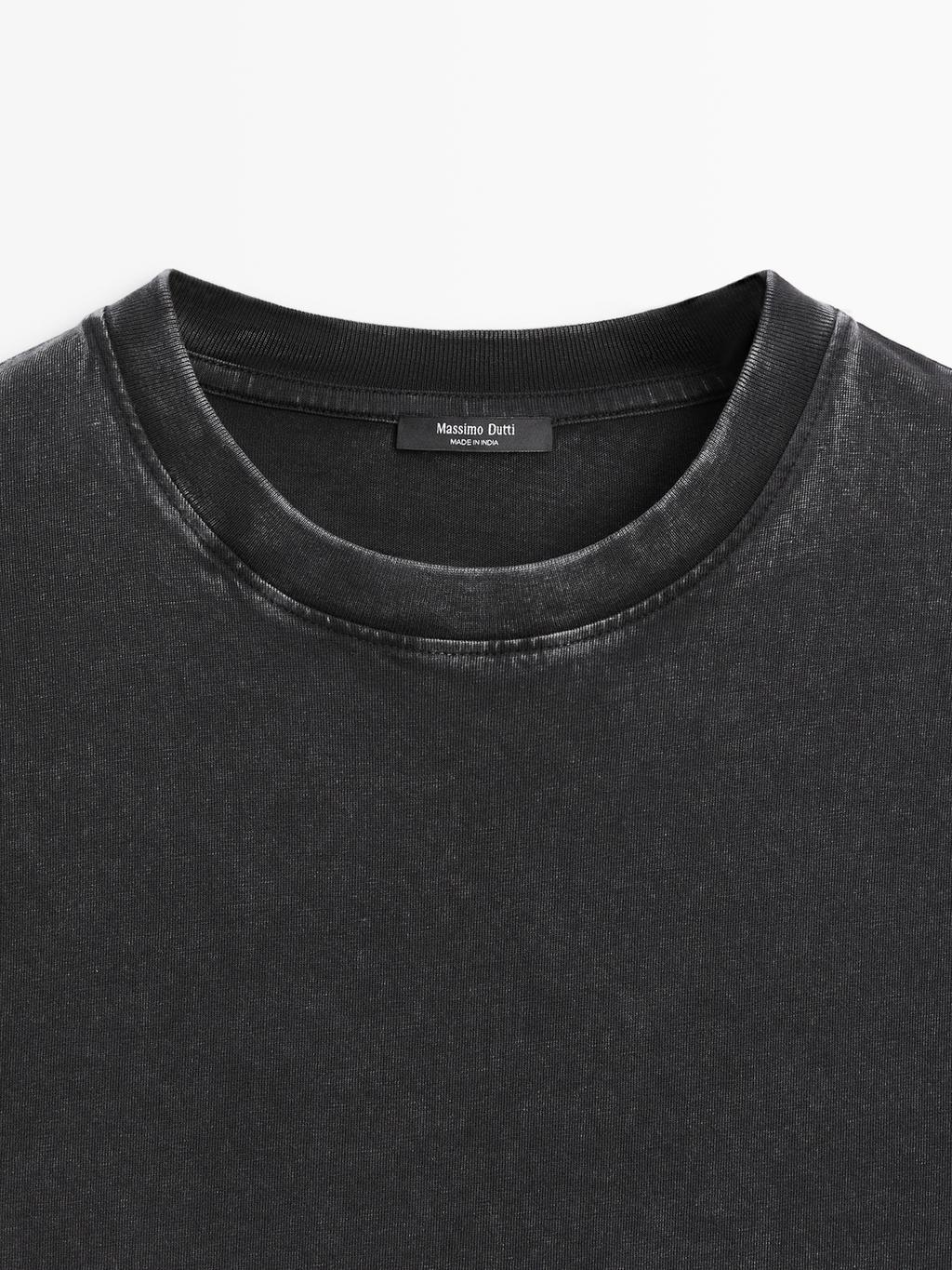 Distressed oversize T-shirt