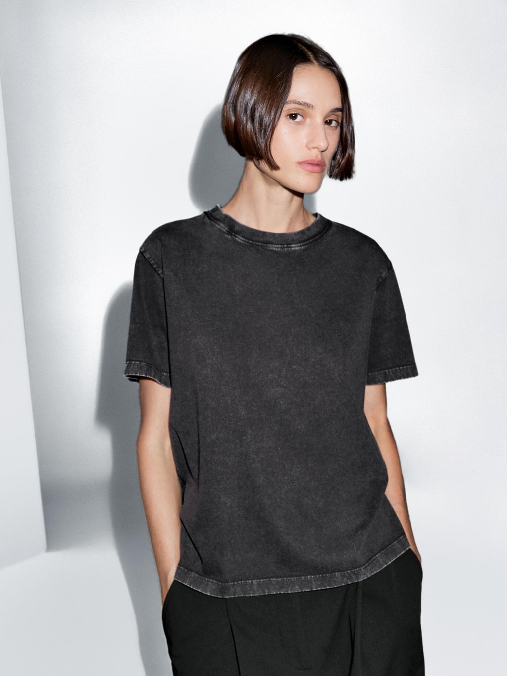 Distressed oversize T-shirt