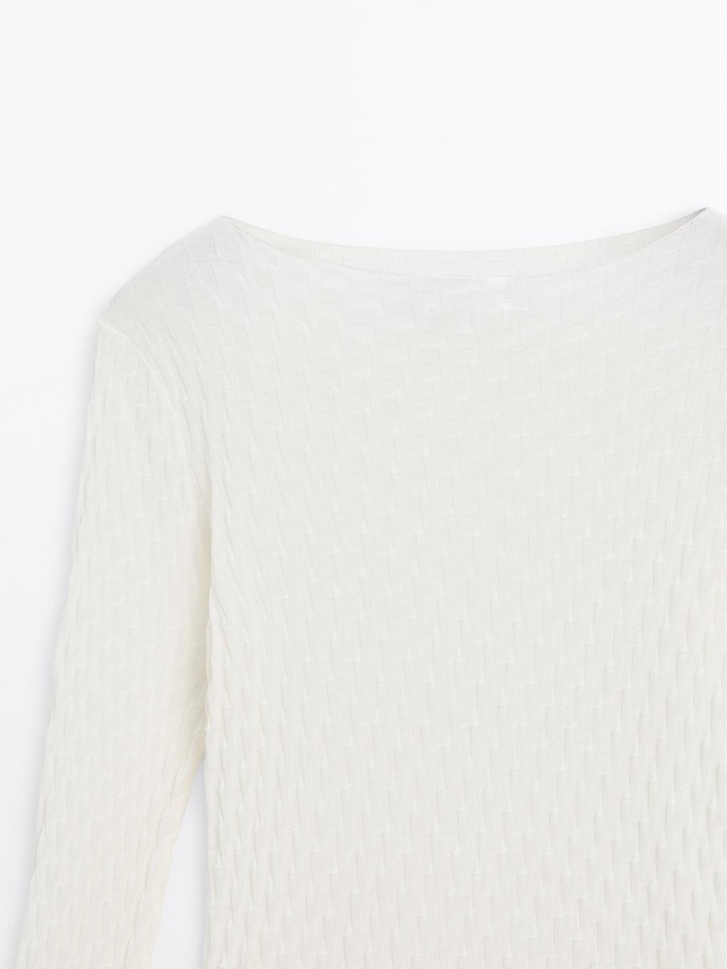 Long sleeve textured 100% cotton top