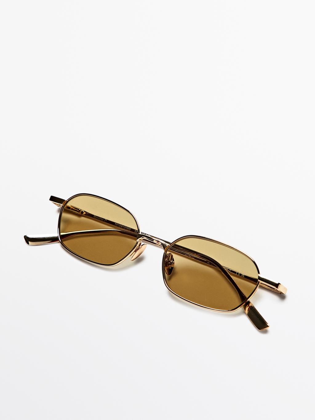 Rectangular metal sunglasses