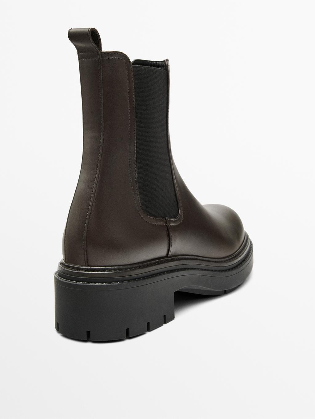 Leather Chelsea boots
