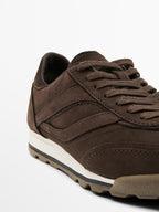 Monochrome leather trainers