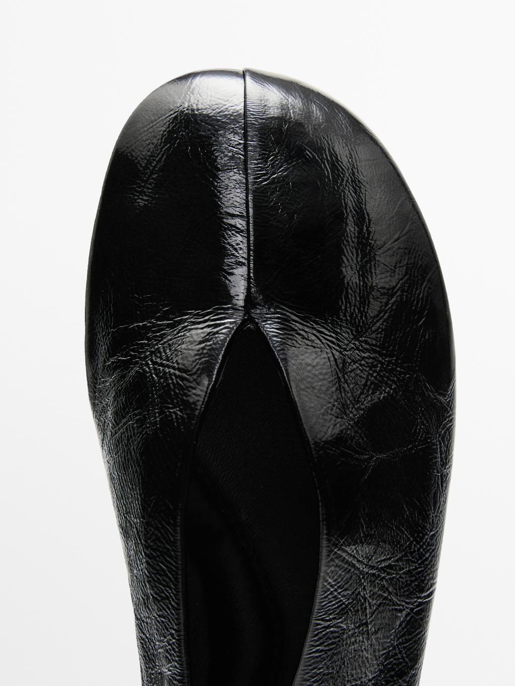 Shiny soft leather ballet flats