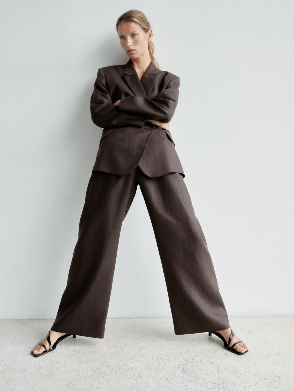 Asymmetric heeled sandals