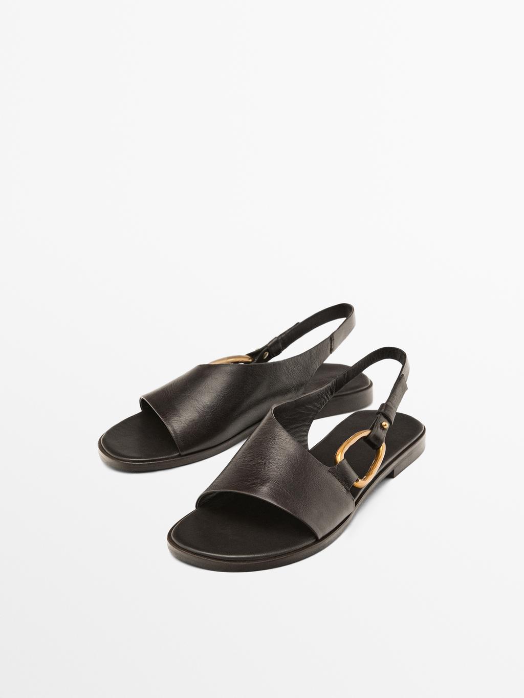 Leather sandals with ring detail