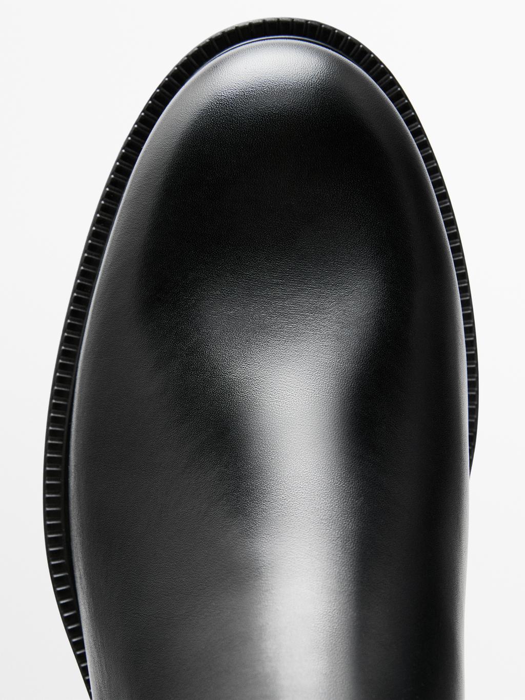 Nappa ankle boots with elastic gores