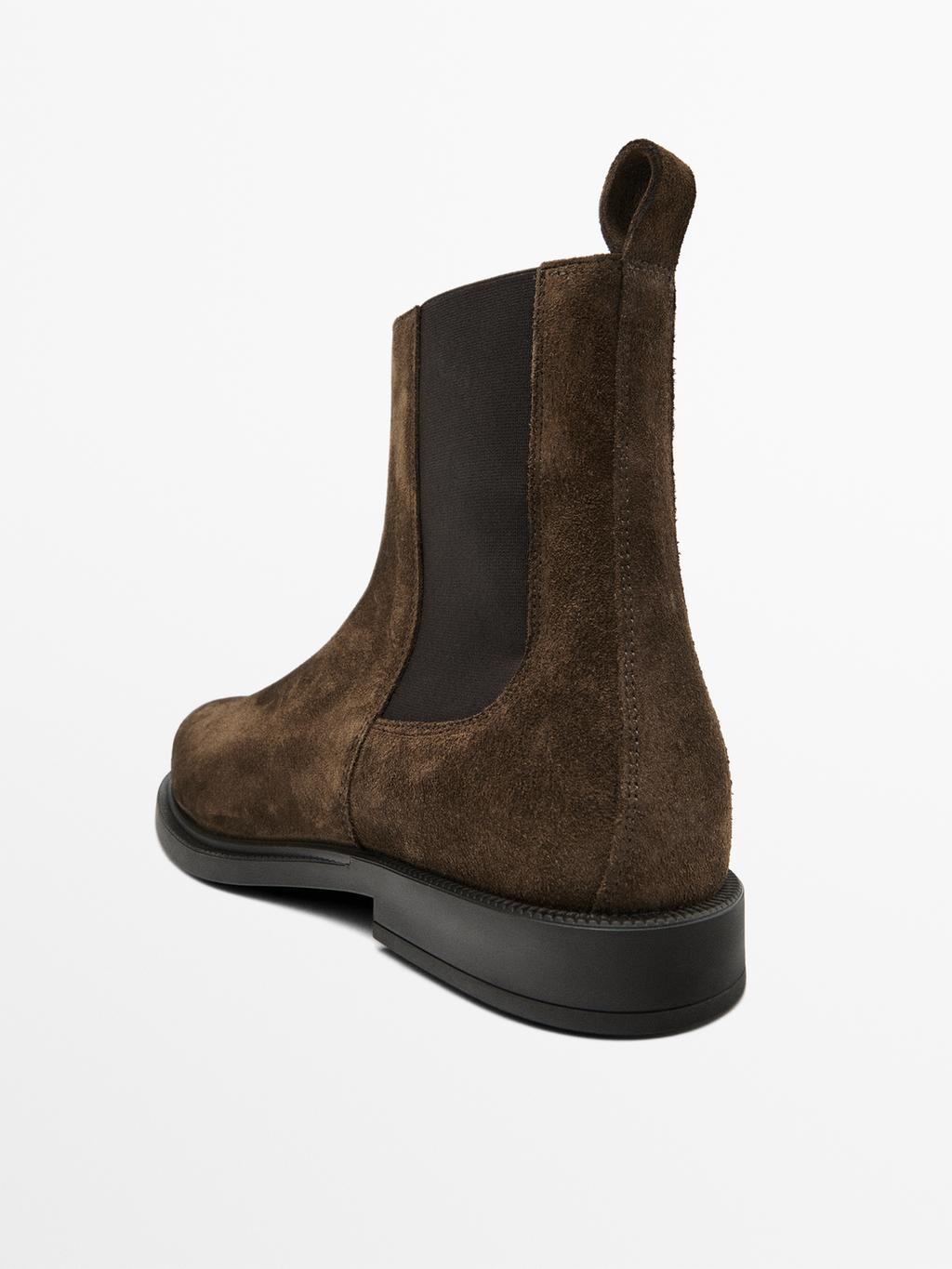 Split suede Chelsea boots