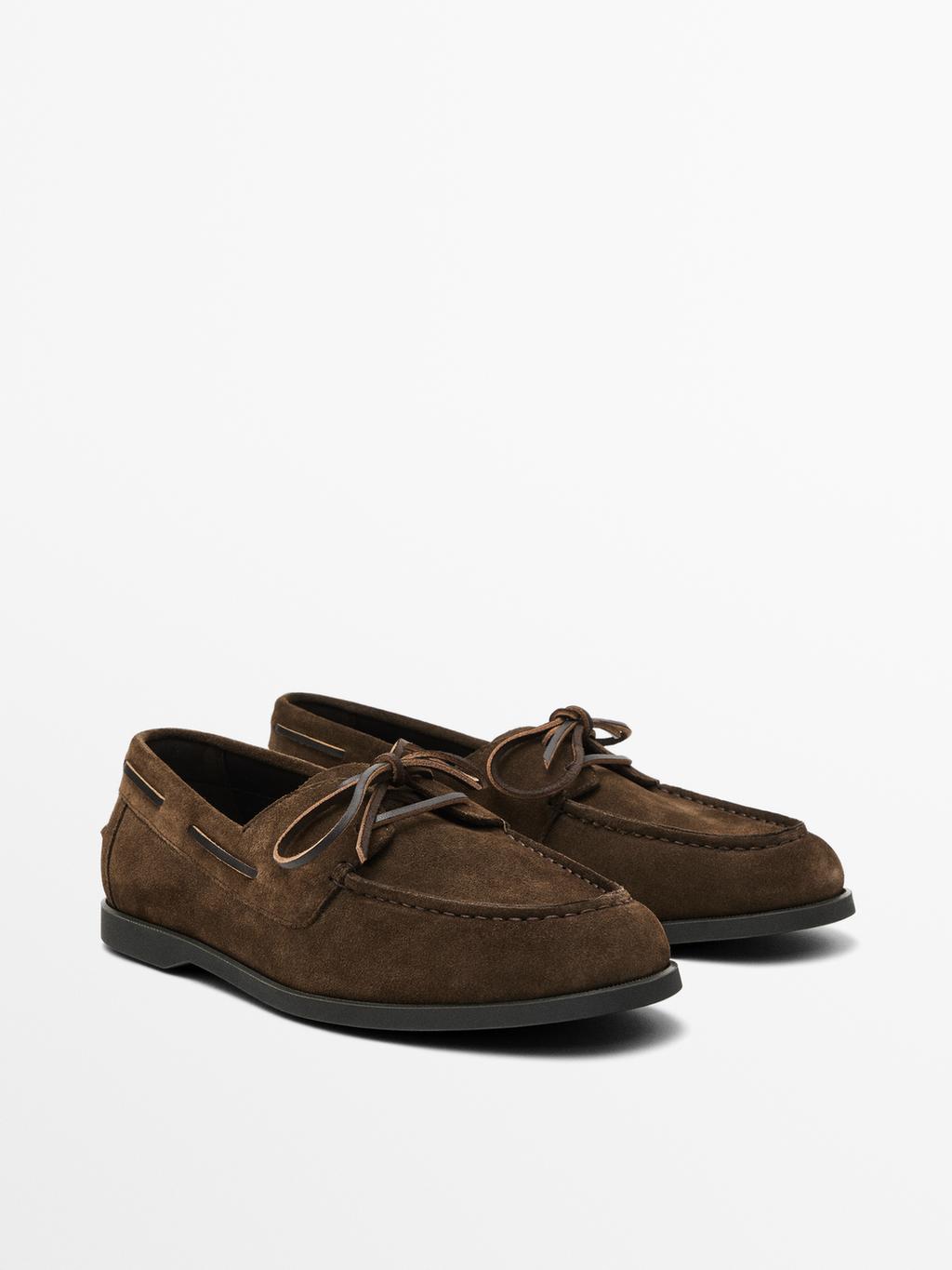 Split suede deck shoes with moc toe